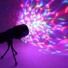 Светодиодный цветной проектор-фонарик Supretto со штативом (5241)