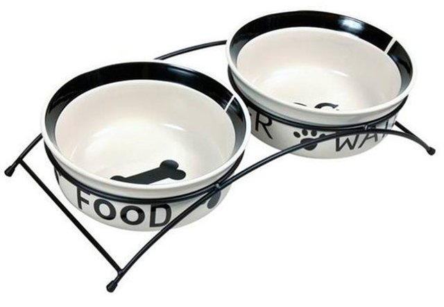 Подставка Trixie Eat on Feet Ceramic Bowl Set для собак с двумя керамическими мисками 2 х 600 мл (24641)
